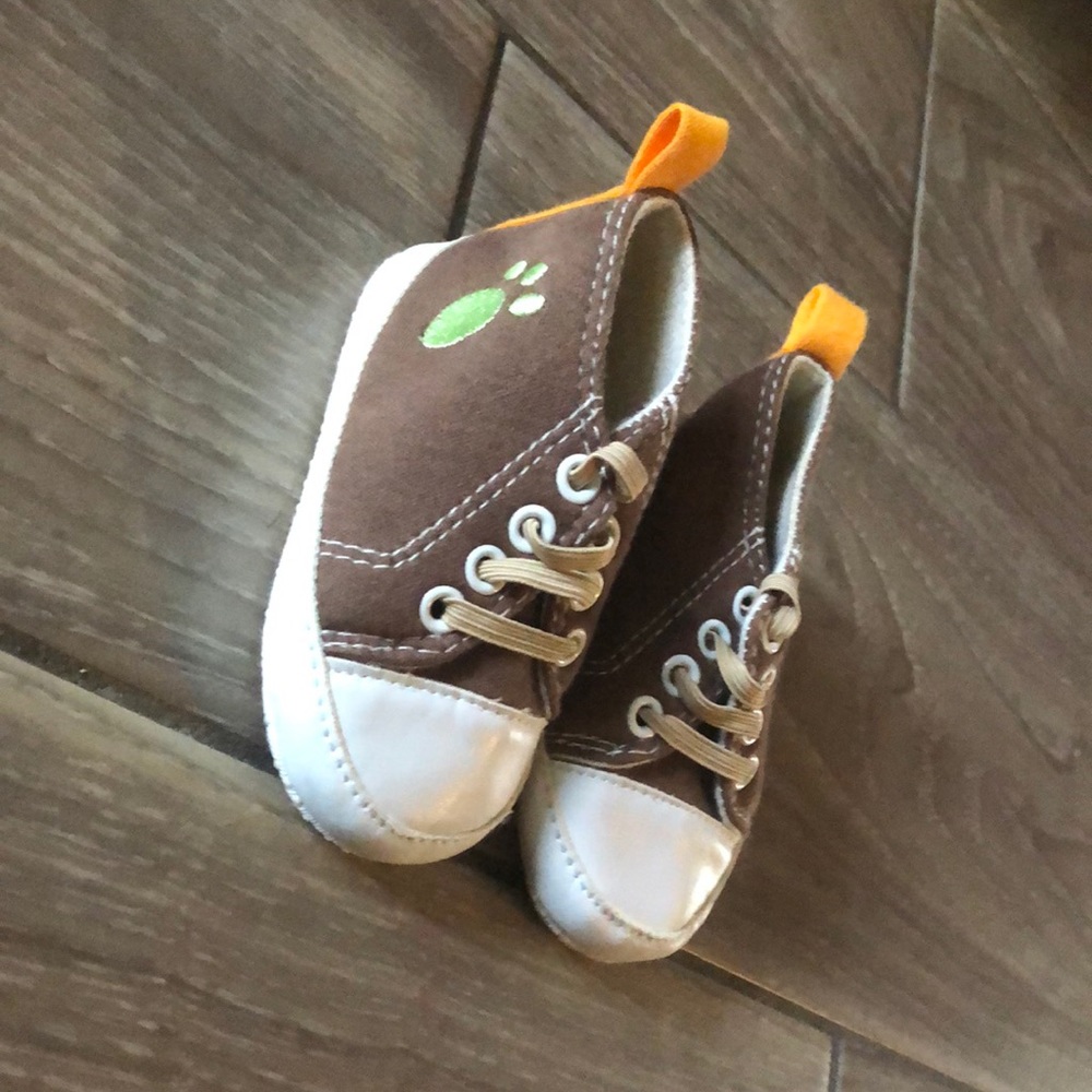 Gently used baby gear size 6-9M